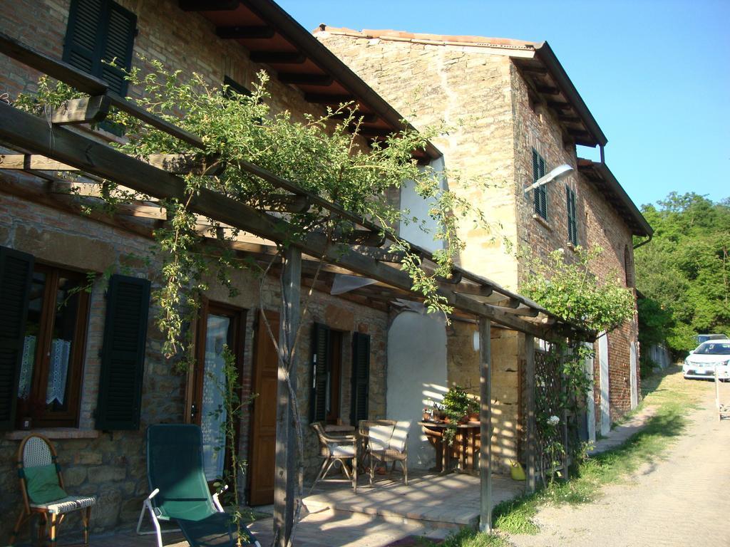 Casa Dell' Abbondanza B&B Agriturismo Vigoleno エクステリア 写真